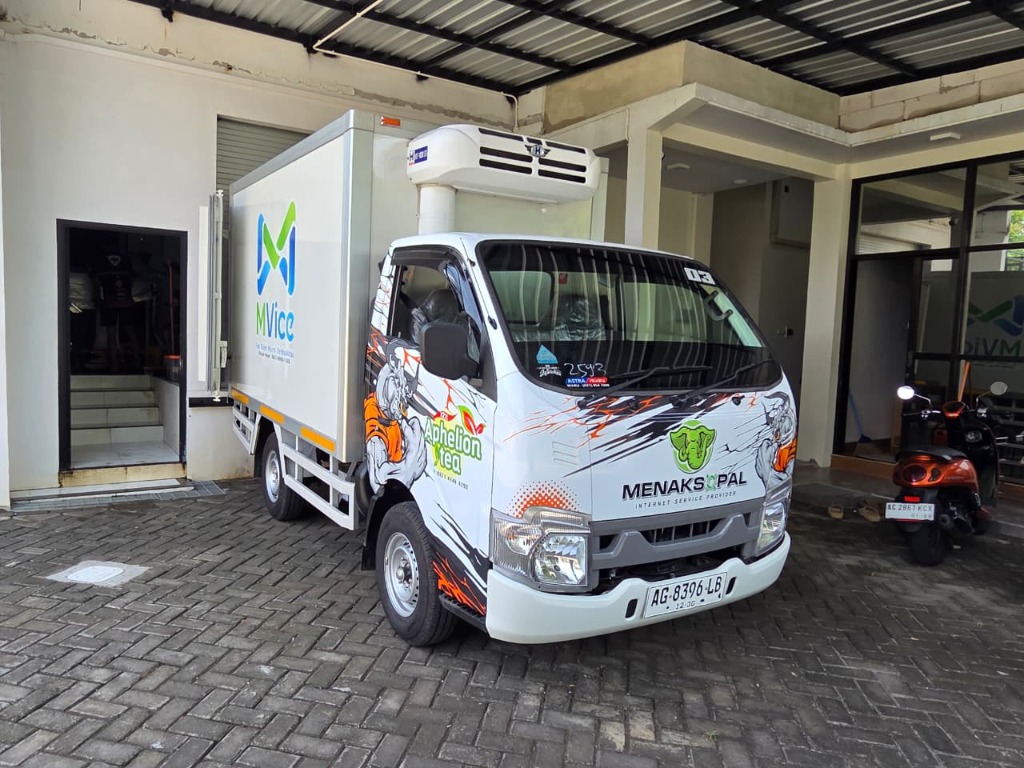 Armada distribusi MV ICE